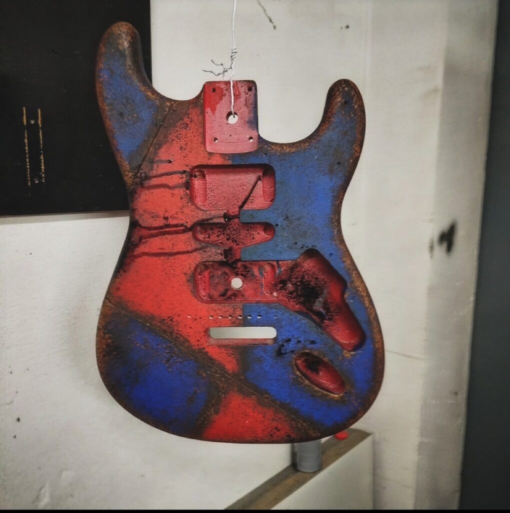 WIP_P5_blueredstrat_37kmm