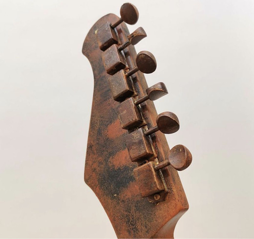 Rusty Metal Black T detail 1